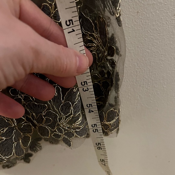 Tadashi Shoji corded lace gown in gold size 10. Back zipper, soft lining. NWT - Picture 11 of 14